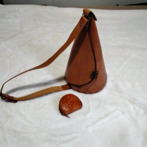 Burnt orange leather embossed shoulder bag - Picture 6 of 14